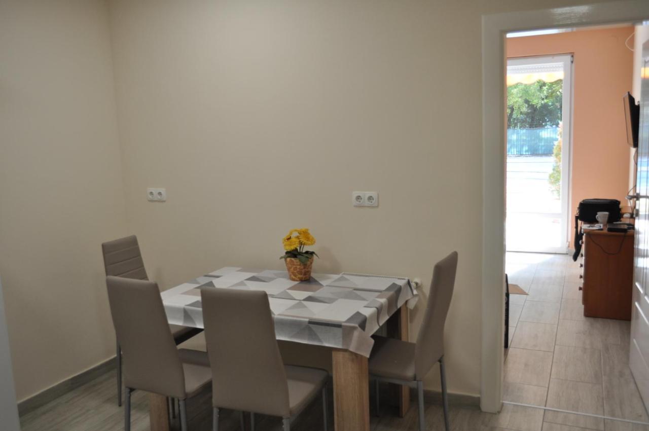 Relax Beach Apartman Hajdúszoboszló Exterior foto